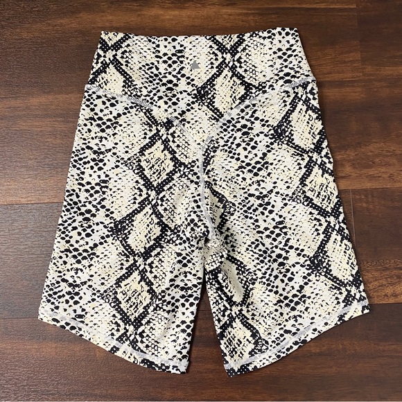 Balance Athletica Python Rider Shorts size S - Picture 4 of 7